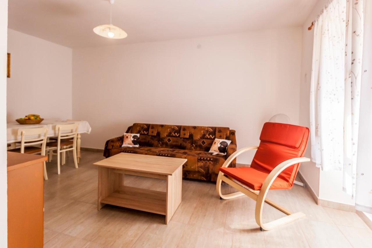 House Krizanic In Marcana, Istria, With 2 Apartments, Total 9 Guests Екстериор снимка