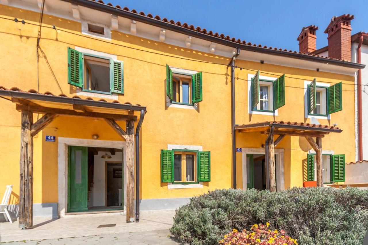 House Krizanic In Marcana, Istria, With 2 Apartments, Total 9 Guests Екстериор снимка
