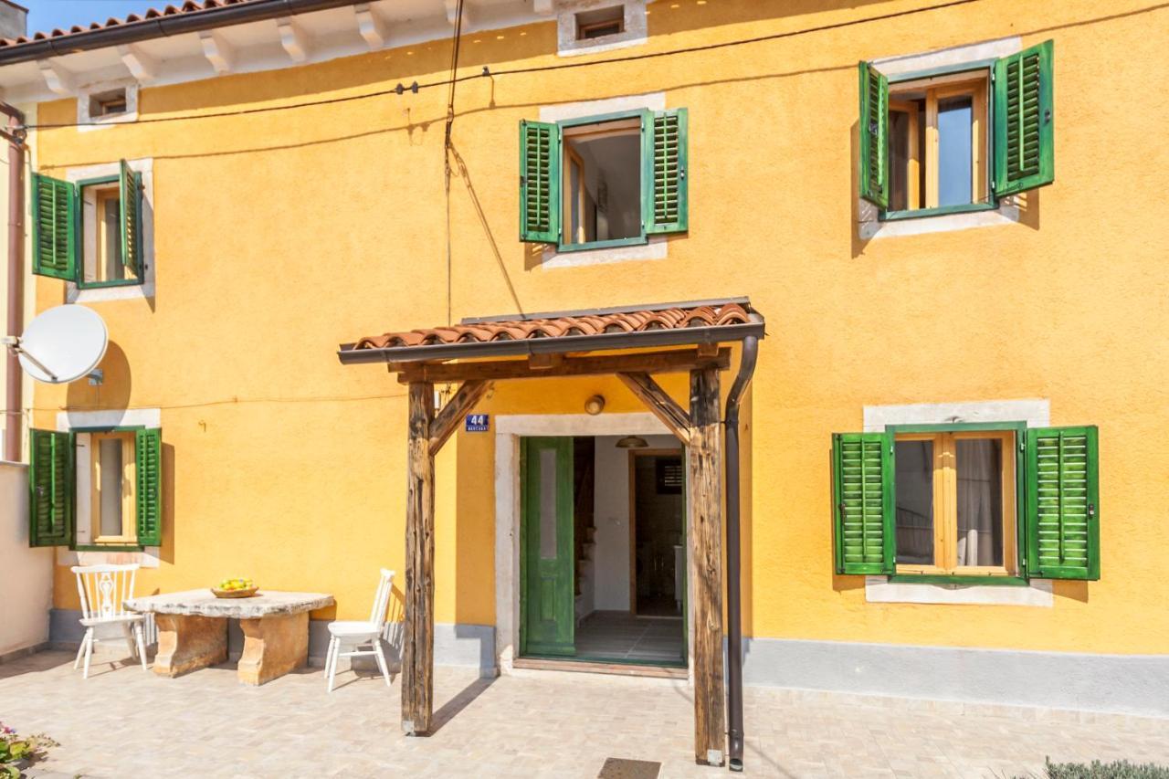 House Krizanic In Marcana, Istria, With 2 Apartments, Total 9 Guests Екстериор снимка
