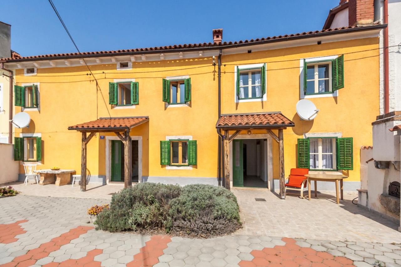 House Krizanic In Marcana, Istria, With 2 Apartments, Total 9 Guests Екстериор снимка