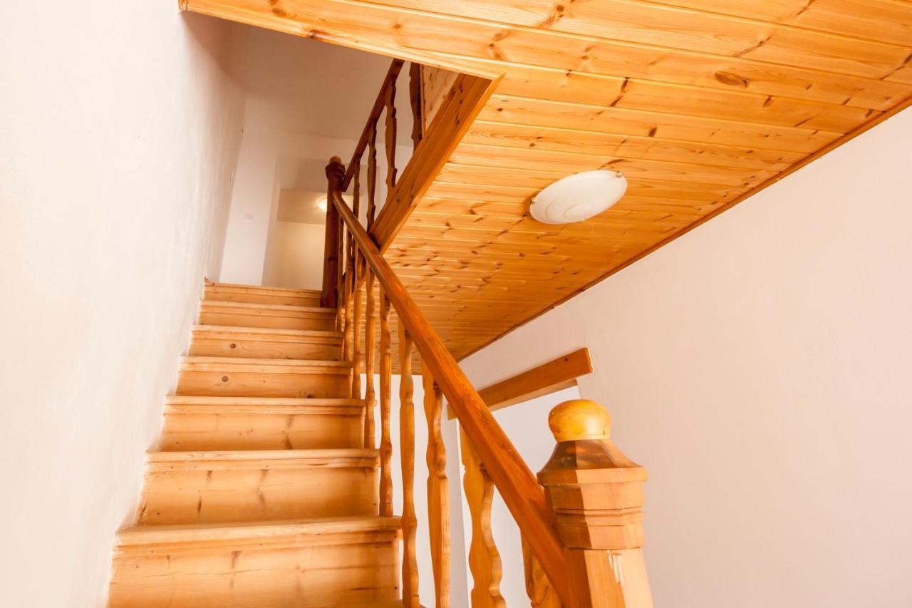 House Krizanic In Marcana, Istria, With 2 Apartments, Total 9 Guests Екстериор снимка
