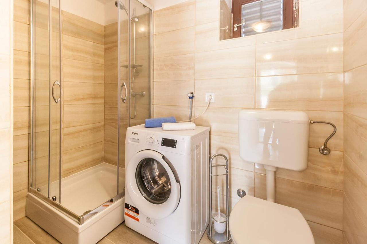 House Krizanic In Marcana, Istria, With 2 Apartments, Total 9 Guests Екстериор снимка