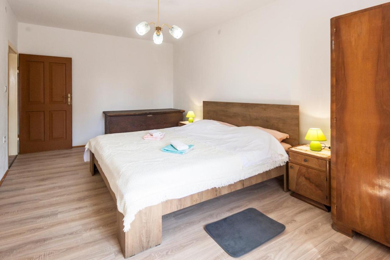 House Krizanic In Marcana, Istria, With 2 Apartments, Total 9 Guests Екстериор снимка