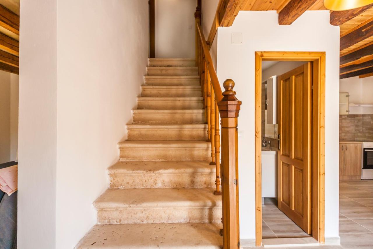 House Krizanic In Marcana, Istria, With 2 Apartments, Total 9 Guests Екстериор снимка