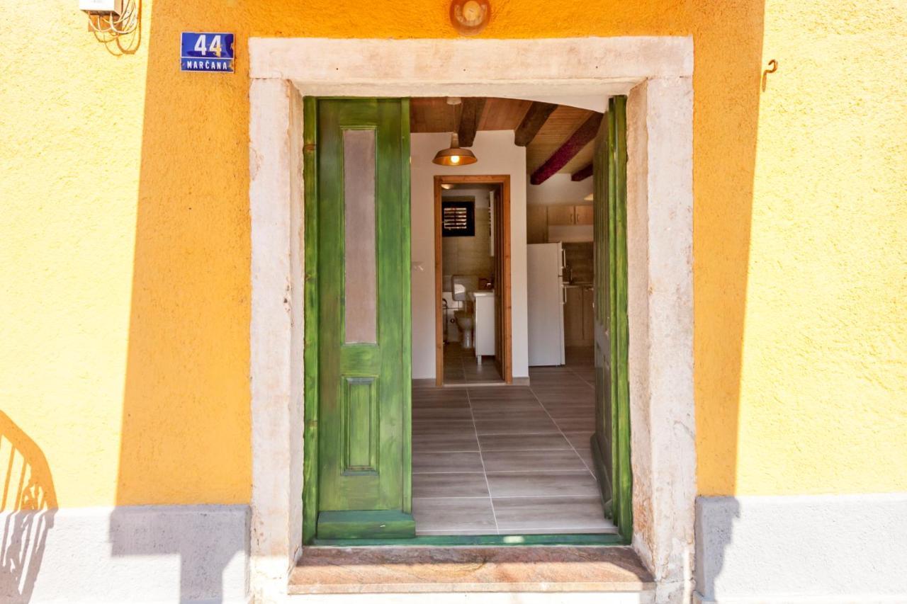 House Krizanic In Marcana, Istria, With 2 Apartments, Total 9 Guests Екстериор снимка