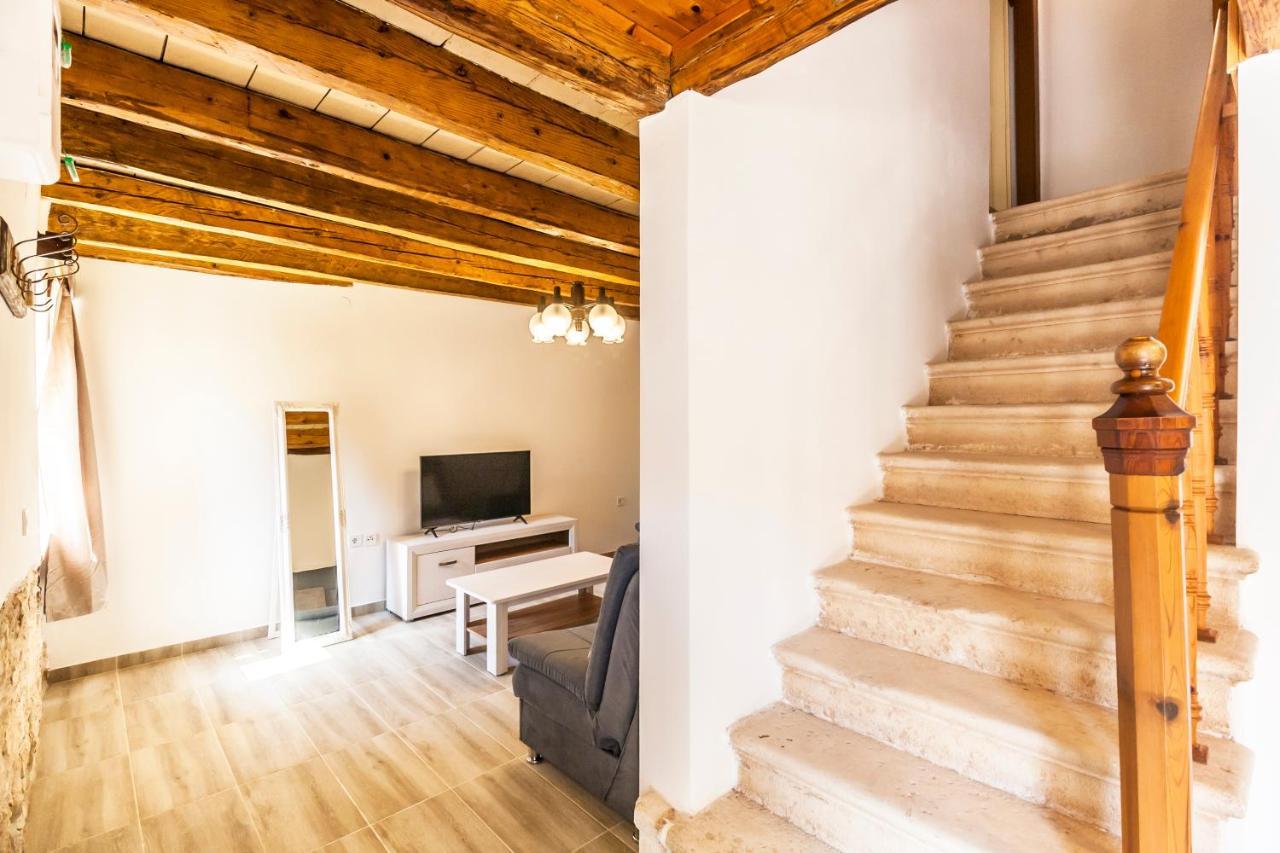 House Krizanic In Marcana, Istria, With 2 Apartments, Total 9 Guests Екстериор снимка