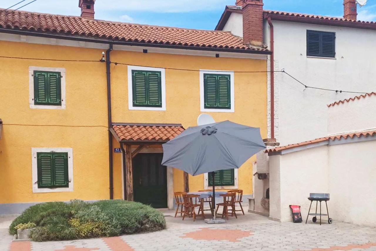 House Krizanic In Marcana, Istria, With 2 Apartments, Total 9 Guests Екстериор снимка