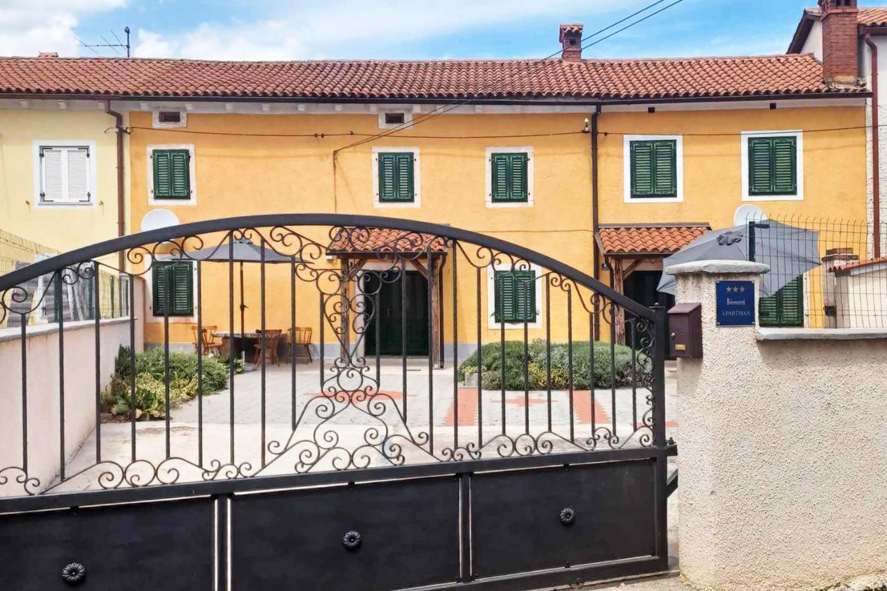House Krizanic In Marcana, Istria, With 2 Apartments, Total 9 Guests Екстериор снимка
